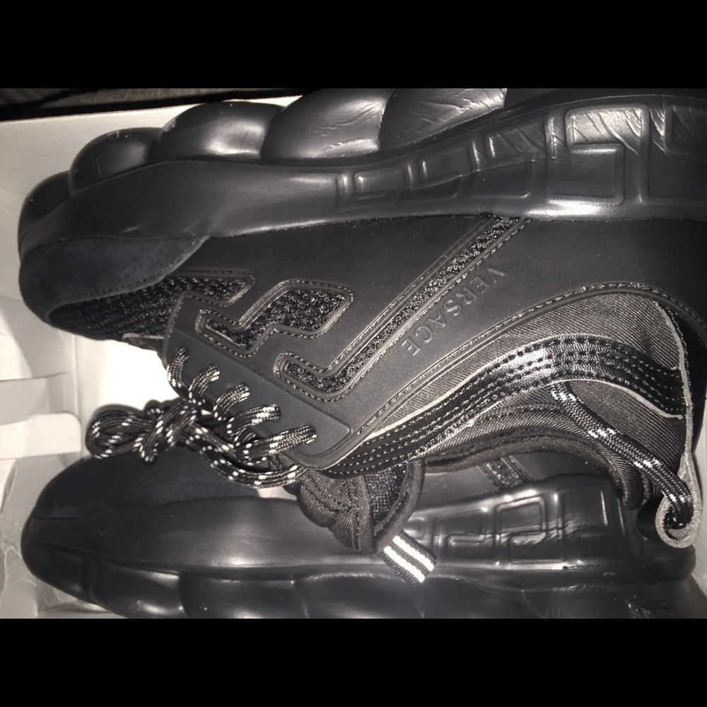 Versace chain reaction